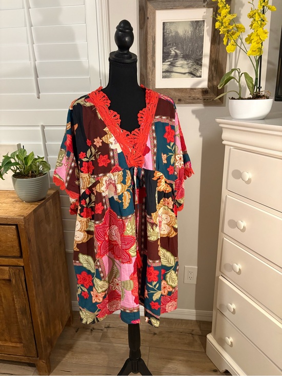 Umgee Dresses & Skirts - Umgee NWT Abstract Print V-Neck Mini Dress in Pink Mix, Large